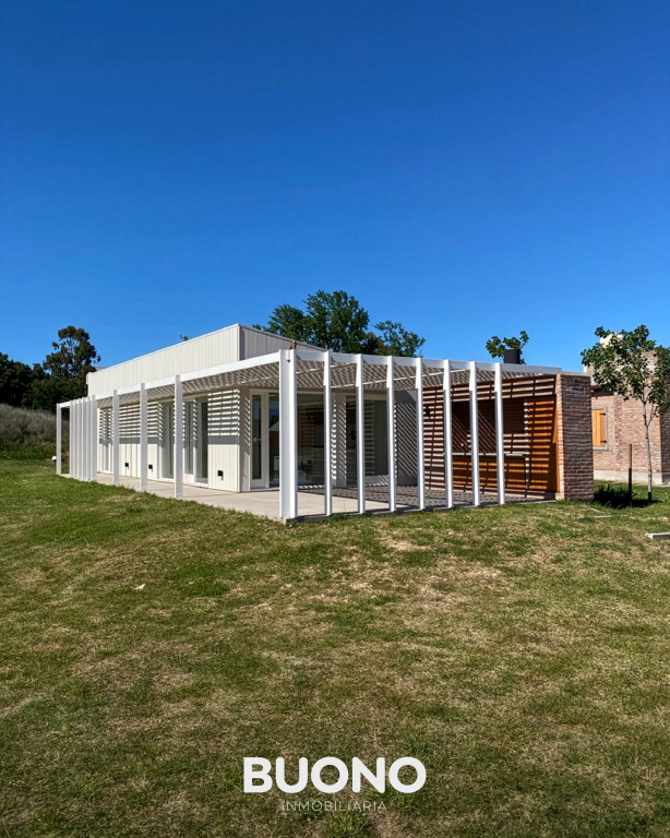 CASA CON GALERÍA A ESTRENAR